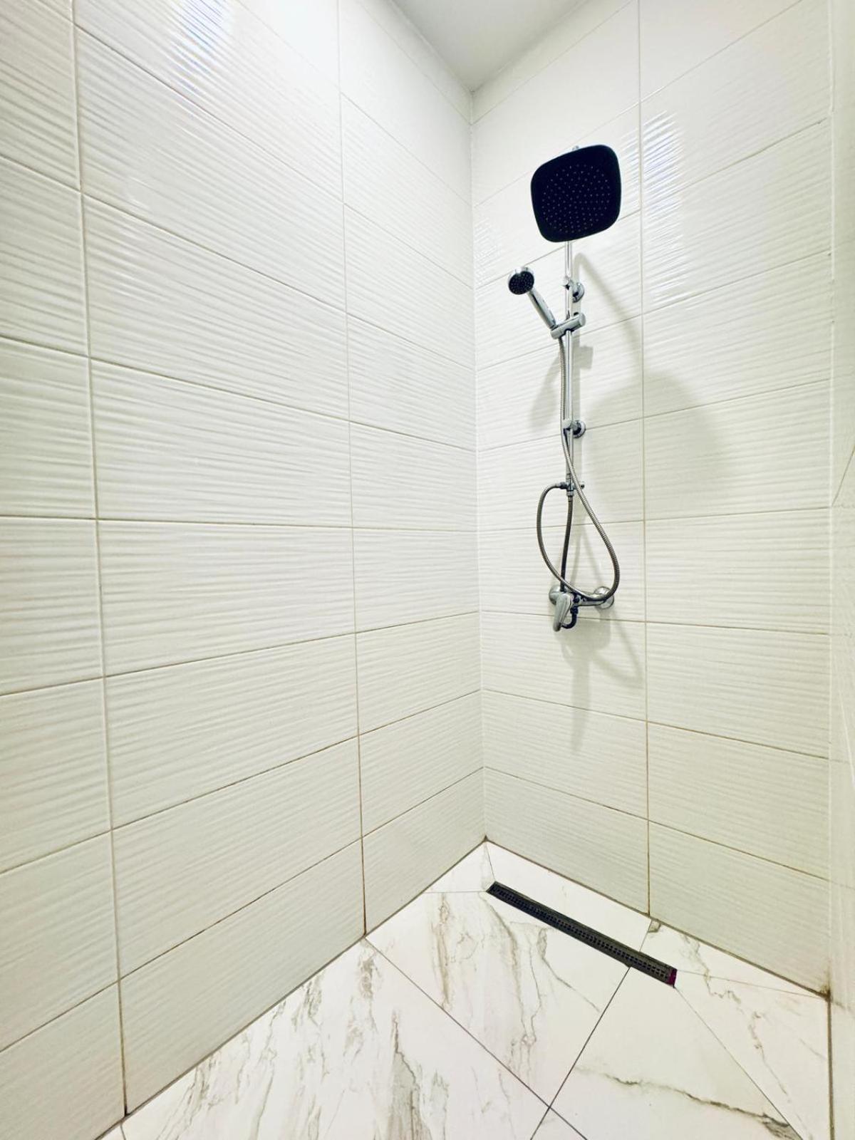 Appartamento Spacious 3br Shared 11minute Stroll To Atzgersdorf Park Vienna