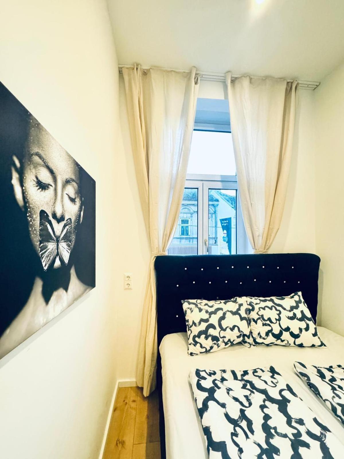 Spacious 3br Shared 11minute Stroll To Atzgersdorf Park * Vídeň